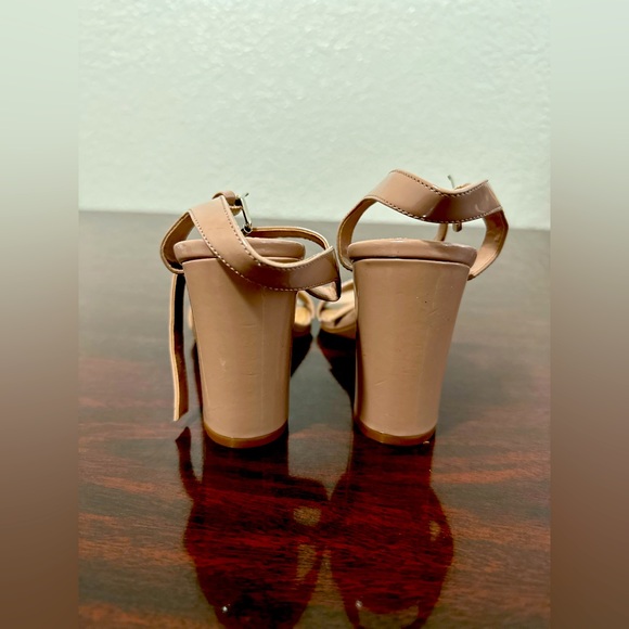 Beautiful heeled sandals the brand Abound - Picture 3 of 4